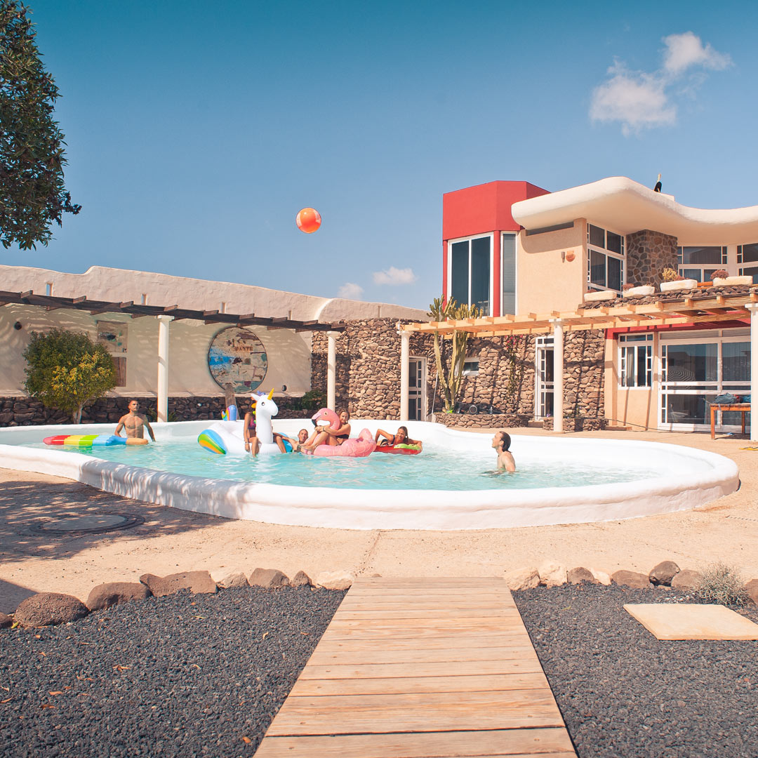 meet other surfers in our villa in La Pared